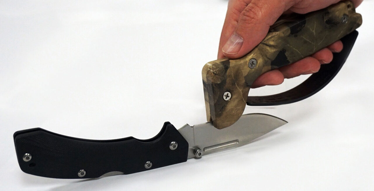 AccuSharp 005C Sharpener Hand Held Hard Diamond Sharpener Ergonomic Camo Handle - Image 3